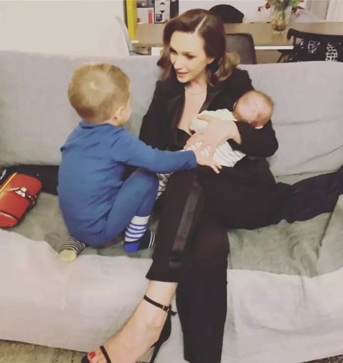 Adela Popescu și copiii