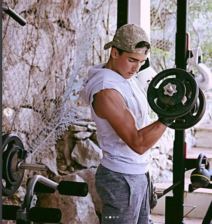 Ayan-Schwarzenberg-2