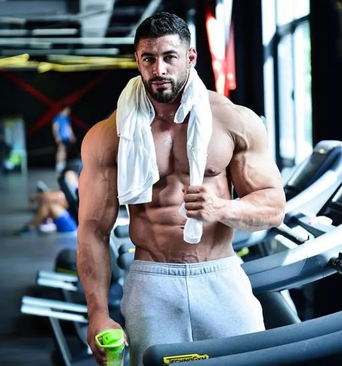 Dragoș, iubitul Roxanei Vancea