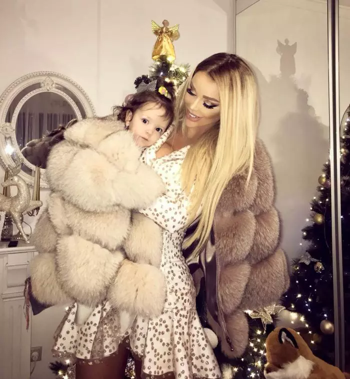 Bianca Drăgușanu și fetița ei
