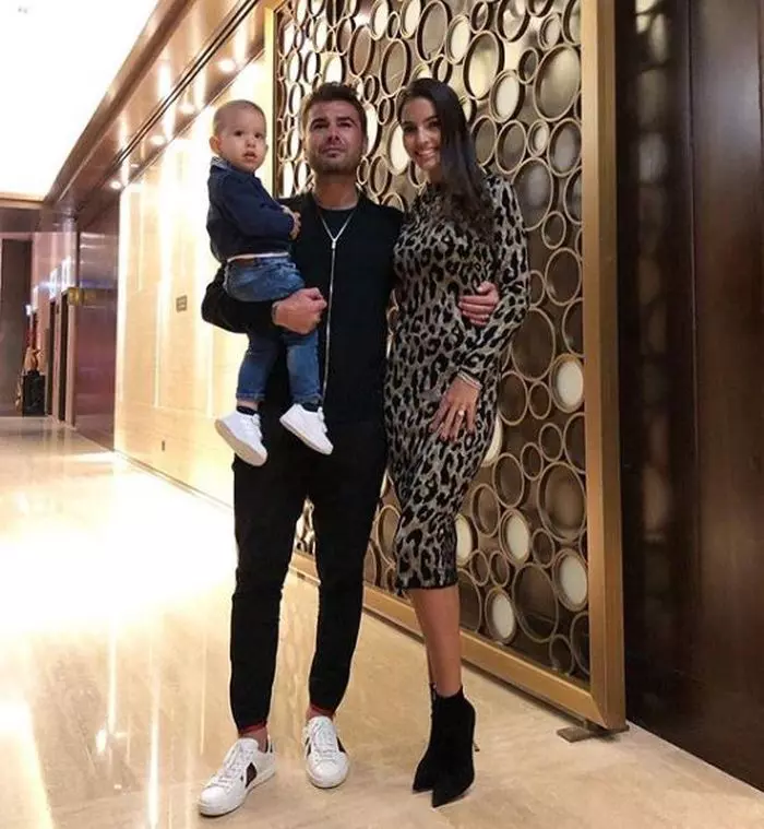 Sandra şi Adi Mutu au un băieţel, Tiago