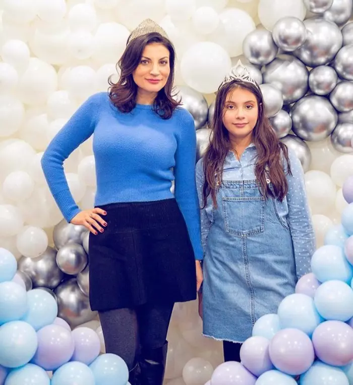 Ioana Ginghina si fiica sa, Ruxandra 1