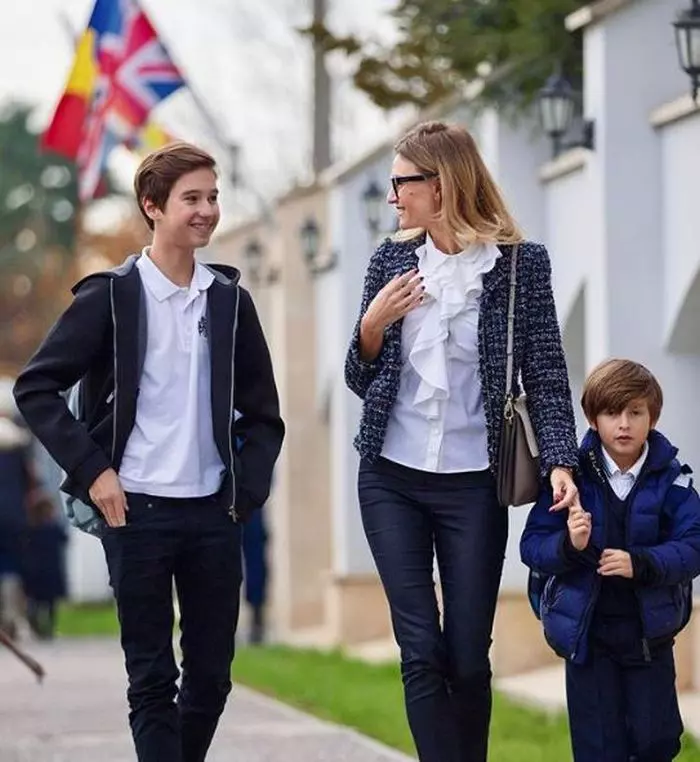 Dana Războiu și copiii ei