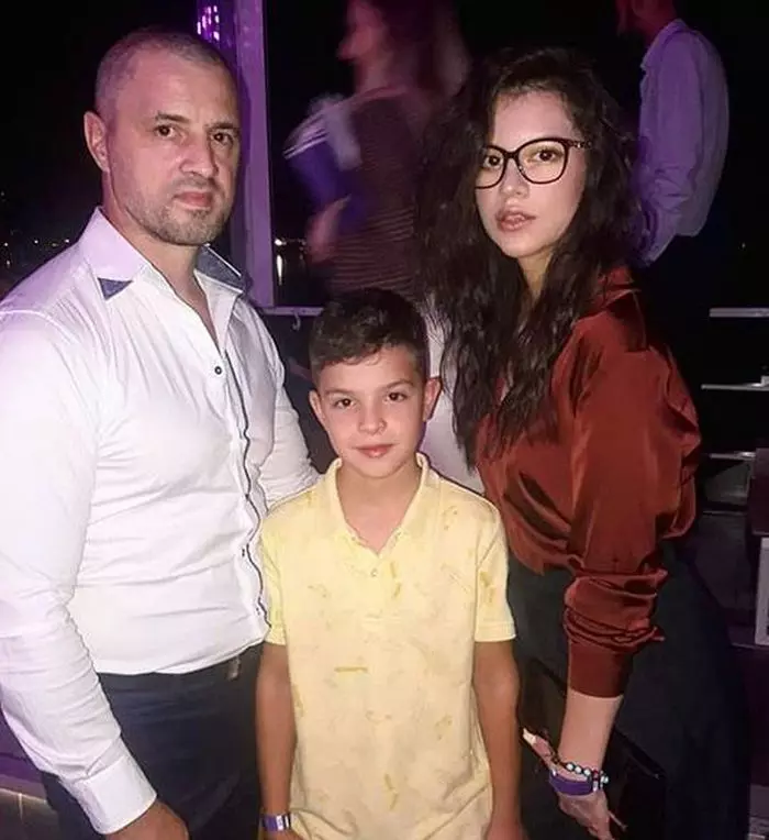 Cleopatra Stratan cu fratele și tatăl lor