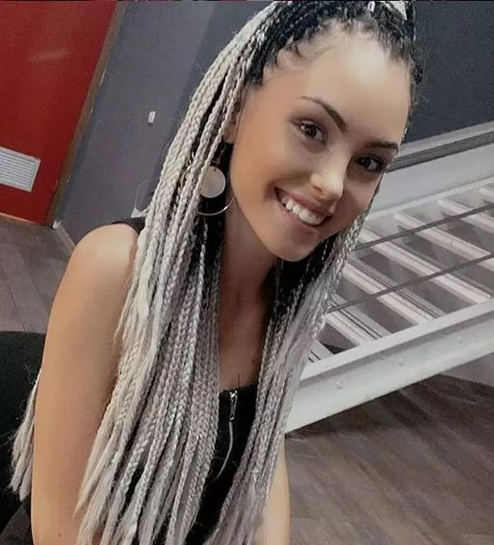 Amanda Aprotosoaei de la Vocea României are 18 ani