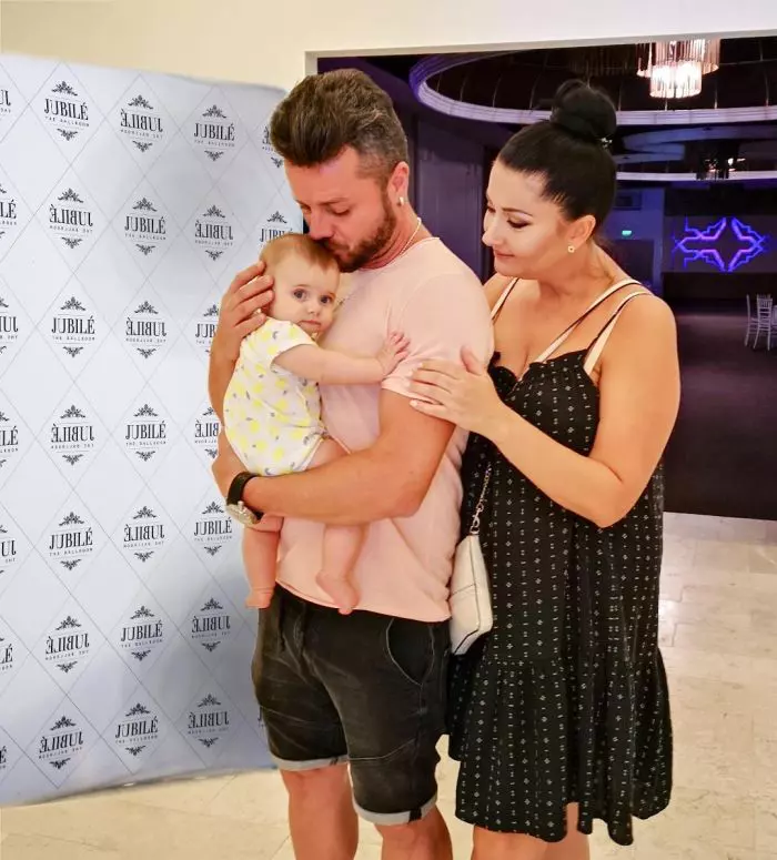 Gabriela Cristea şi Tavi Clonda şi-au botezat azi fetiţa