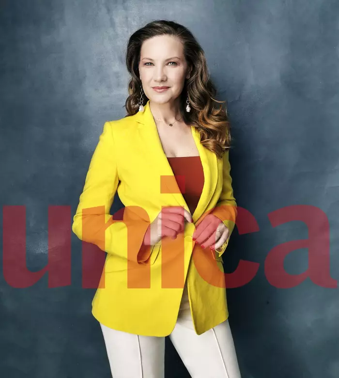 Melania Medeleanu in exclusivitate pe coperta Unica