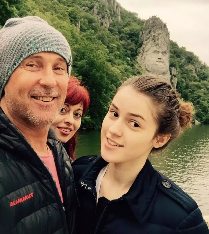 Familia lui Mugur Mihăescu