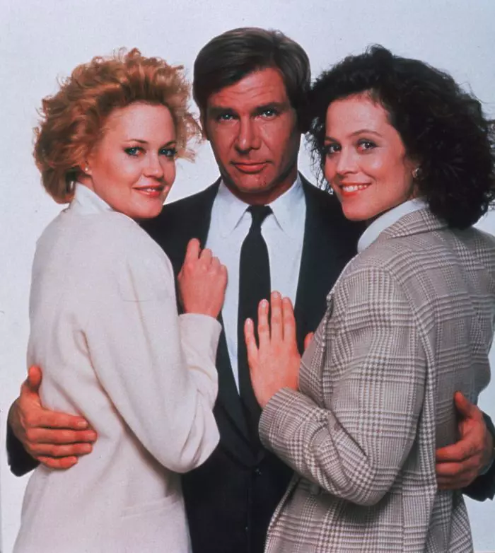 În "Working Girl", filmul care a făcut-o celebră, alături de Sigourney Weaver și Harrison Ford.