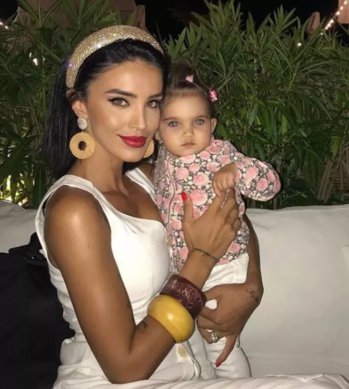 Adelina Pestrițu și Zenaida Maria