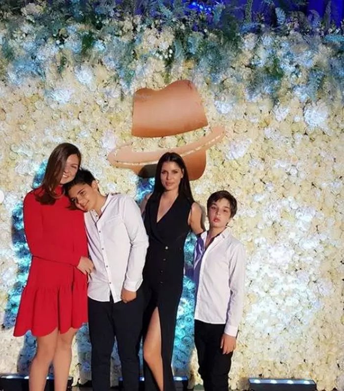 Ileana Lazariuc si fiii ei