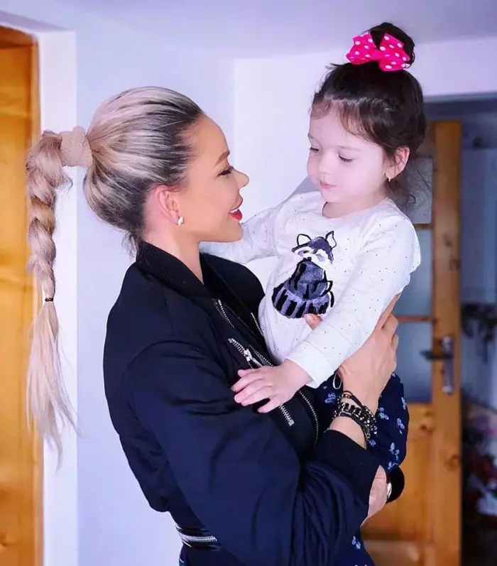 Bianca Dragusanu si Sofia Natalia