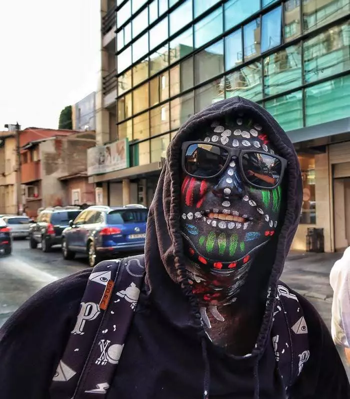 Carla’s Dreams masca