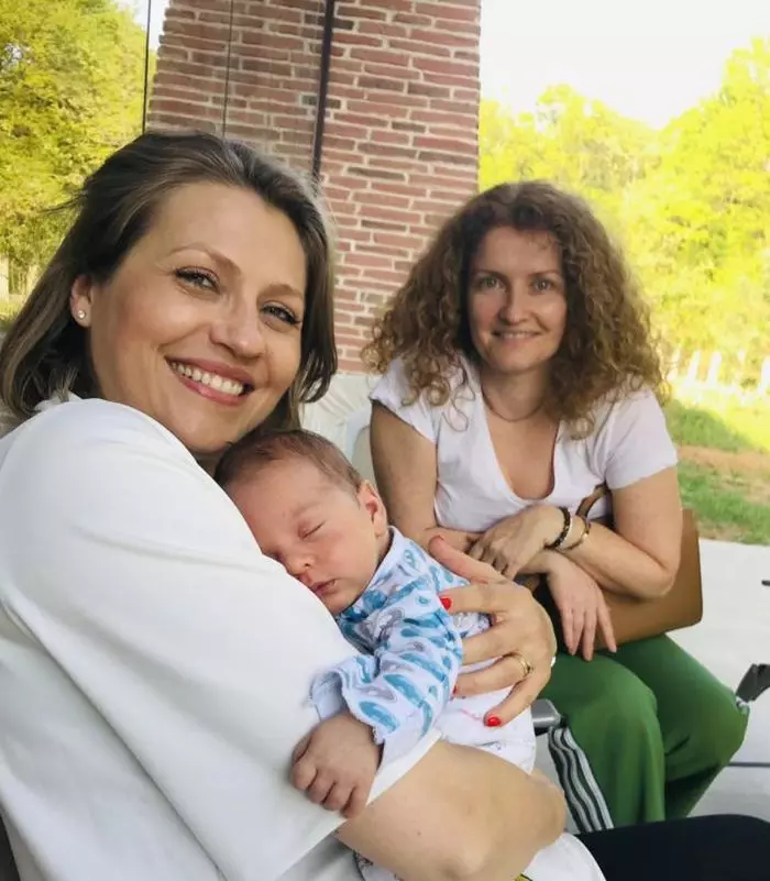 Mirela Vaida are 3 copii
