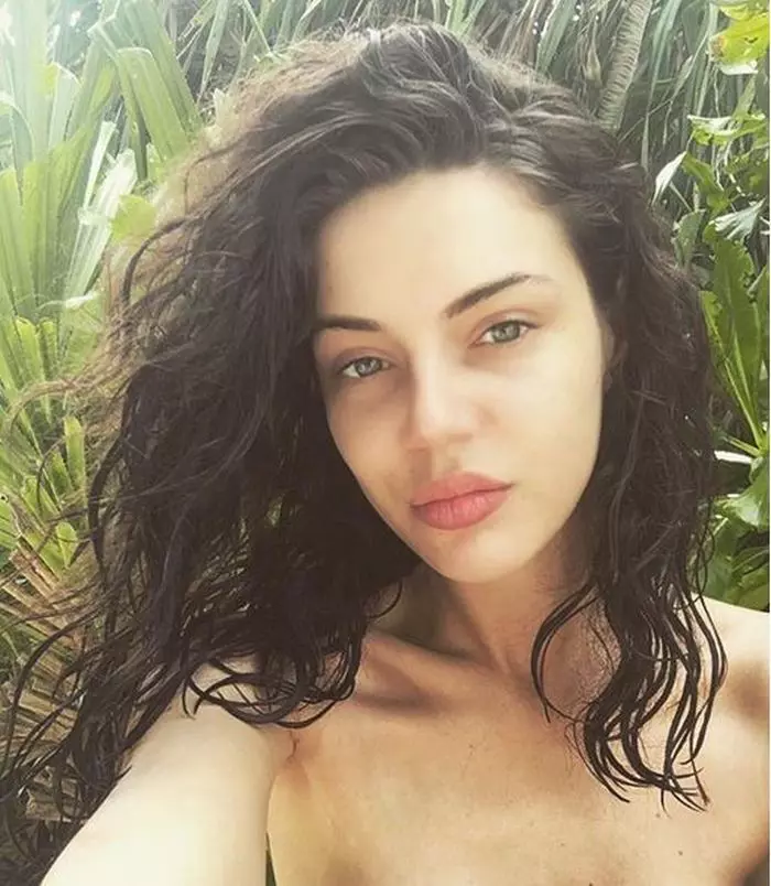 Christina Ich e una din puținele femei la fel de frumoase și fără machiaj