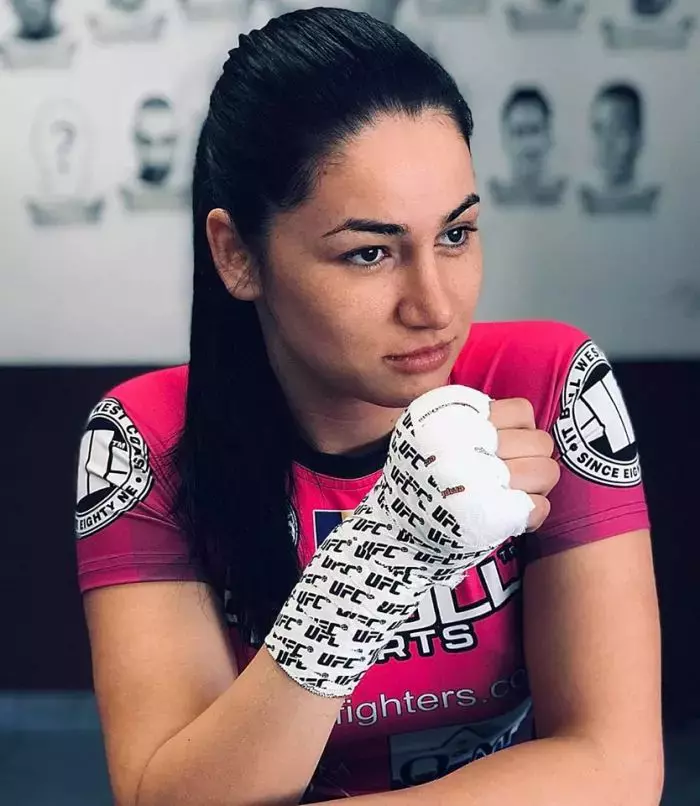 diana belbita 654
