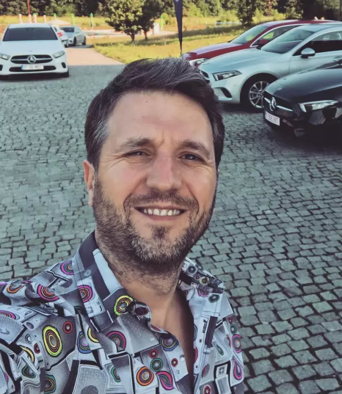 Andi Moisescu 6