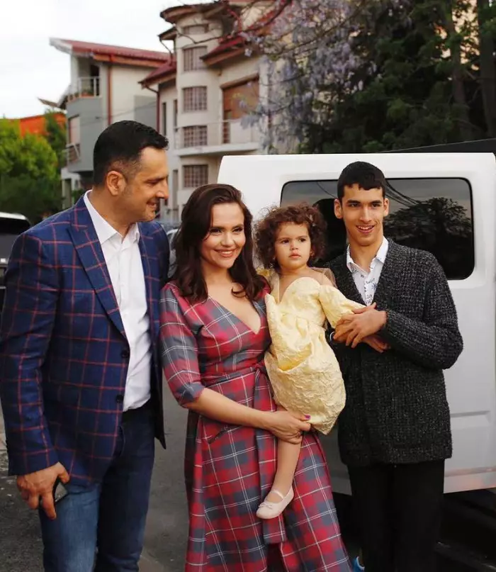 Cristina Siscanu si Madalin Ionescu familie