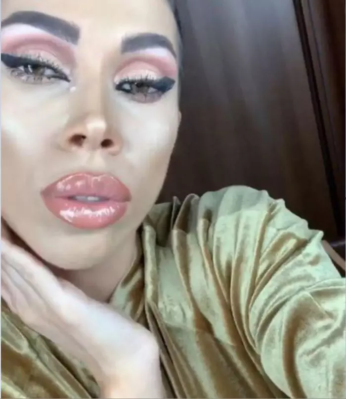 Raluca Pascu a făcut cursuri de make-up artist