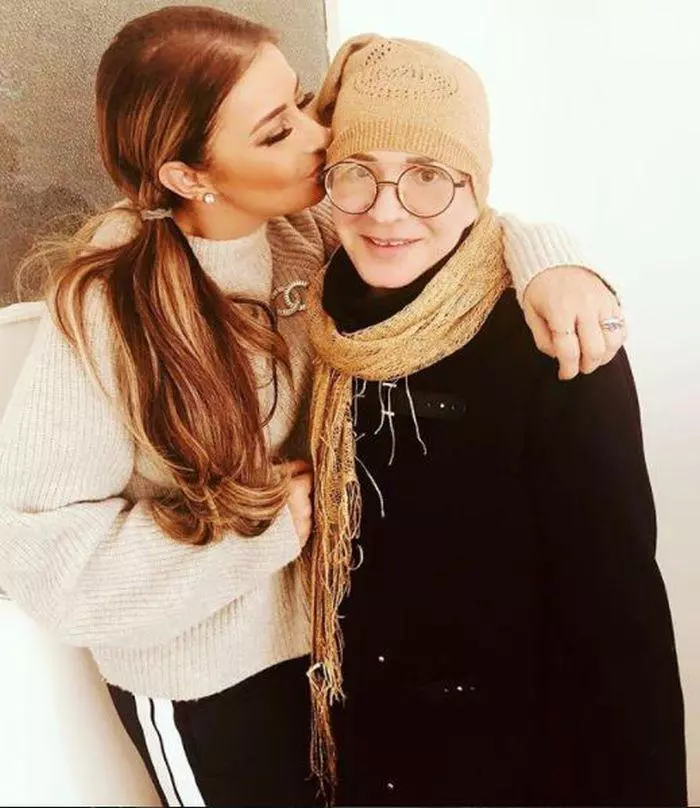 Anamaria-si-Ionela-Prodan.jpg11