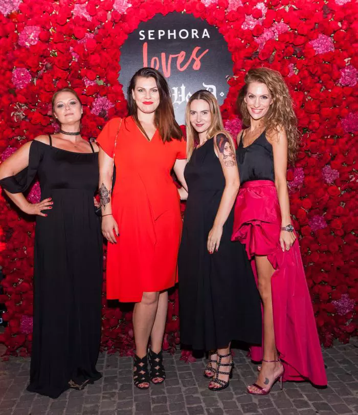 Cristina Vasilescu si Carmen Ene (Sephora), alaturi de Magda Iancu si Alexandra Vlad (Wunderman)