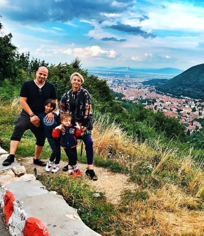 Giulia Anghelescu si familia 2