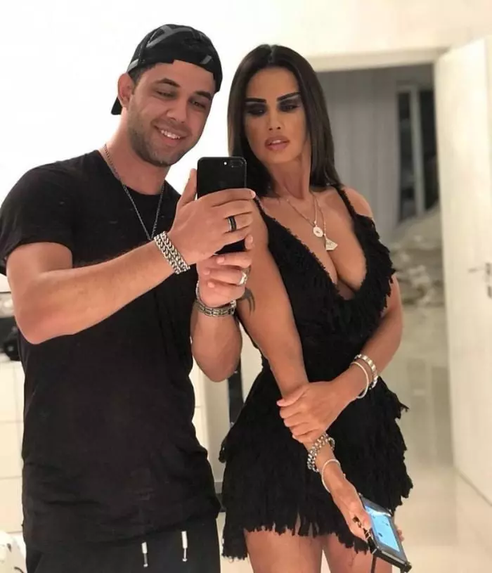 Alex Ashraf-oana-zavoranu