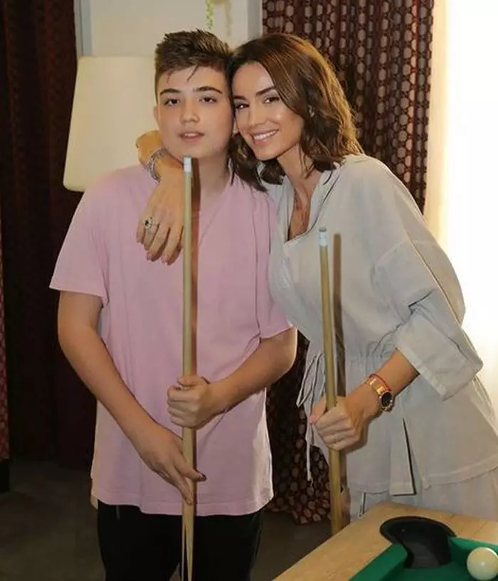 Geanina Ilieș și fiul ei, care a împlinit 13 ani