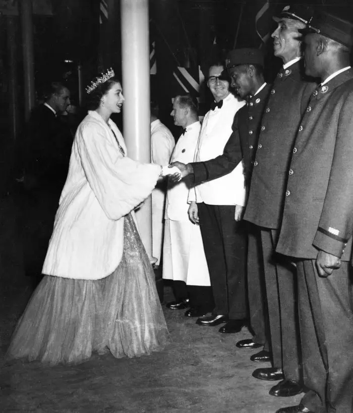 Elisabeta a II-a, în 1951