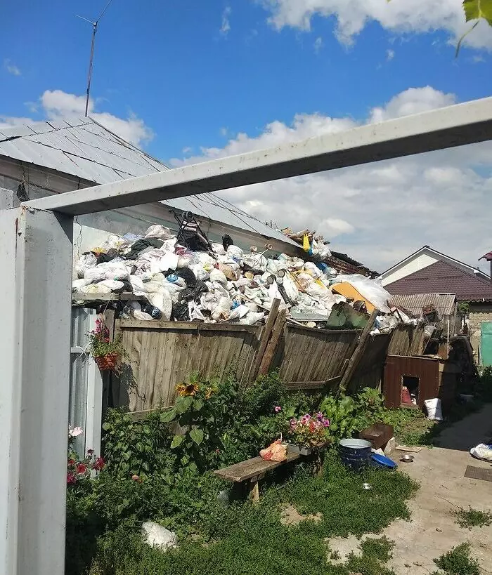 631750df67f3a_terrible-infuriating-neighbors