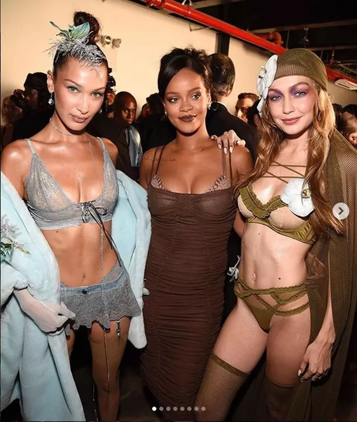 Rihanna, alături de două modele care seamănă cu Bella și Gigi Hadid.