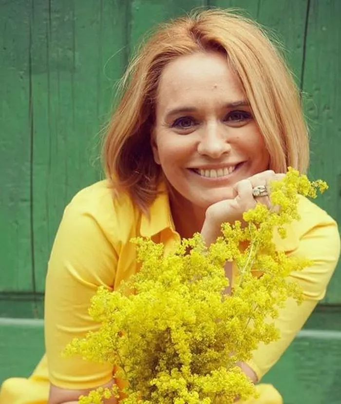 Andreea Esca împlinește 47 de ani