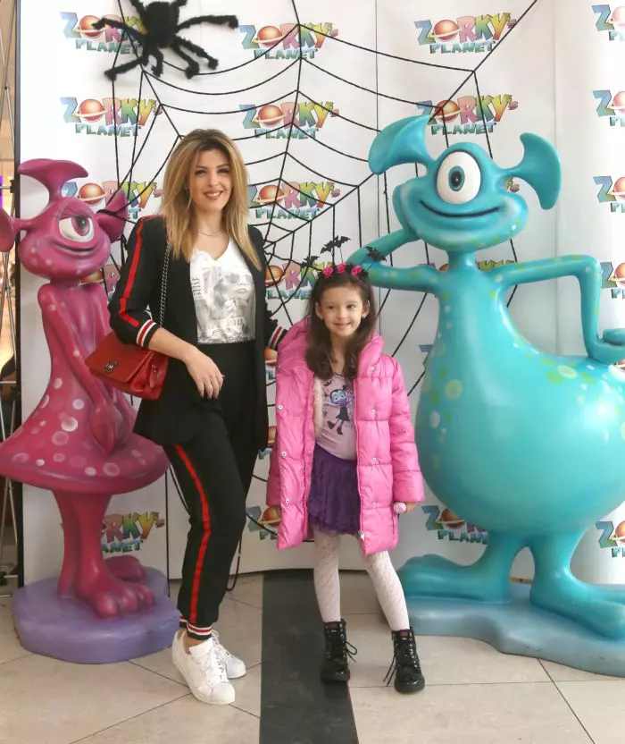 Diana Bișinicu și fiica ei, Riana