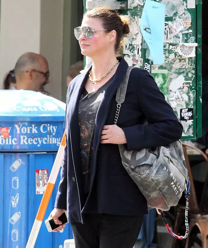 Linda Evangelista, de nerecunoscut, pe străzile din New York.