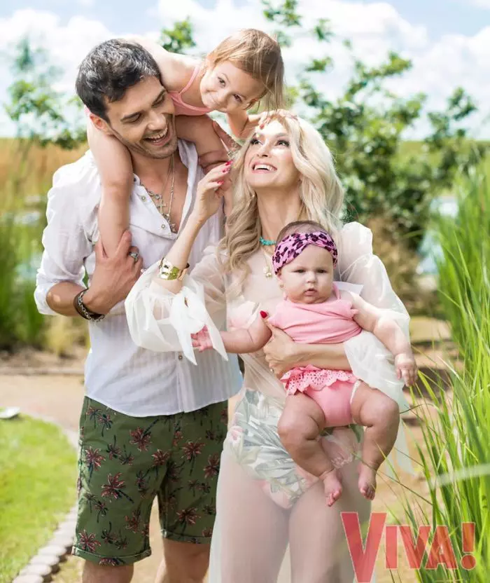 Andreea-Bălan-și-familia-1