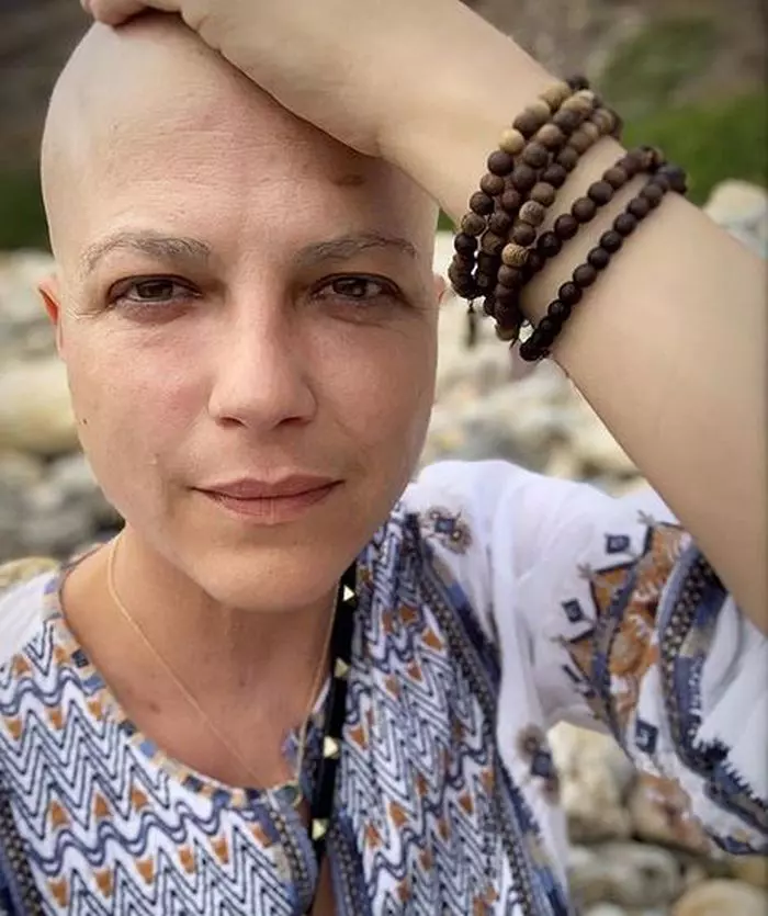 Selma Blair urmează un tratament experimental ce presupune chimioterapie