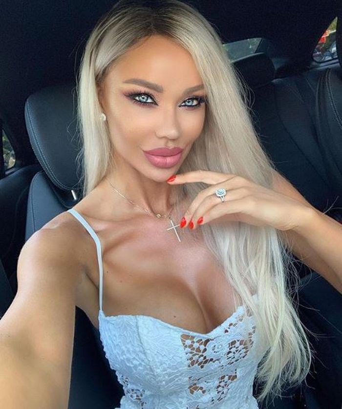 Bianca Drăgușanu și Alex Bodi - Viva.ro