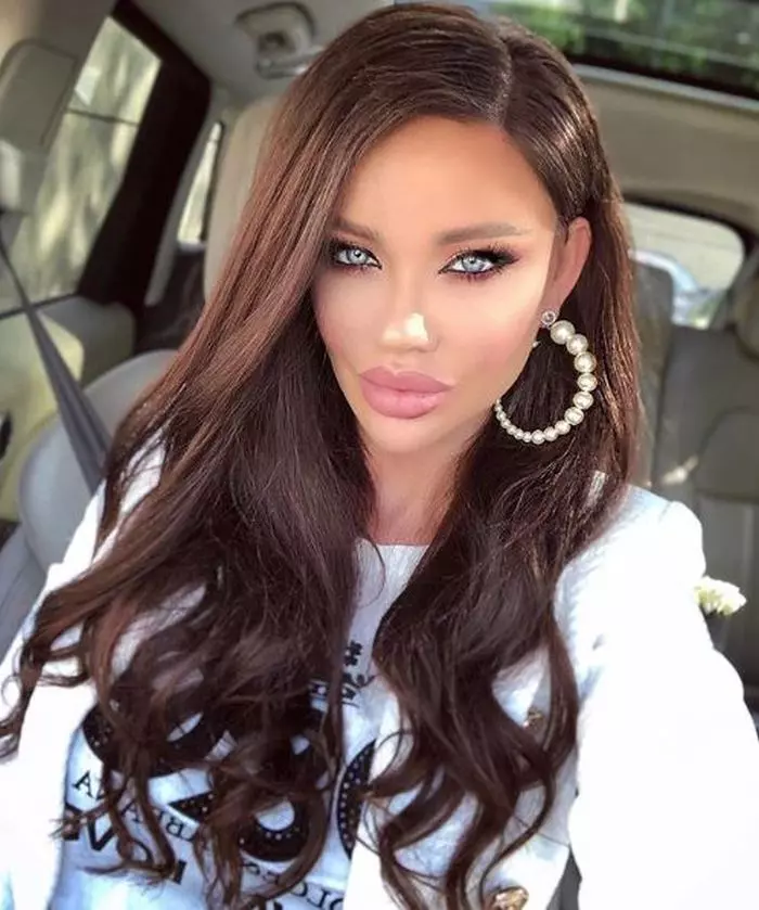 Bianca Drăgușanu este șatenă