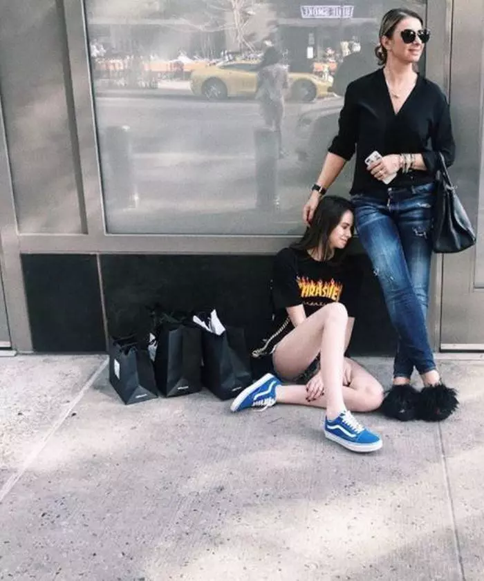 Rebecca si Anamaria Prodan