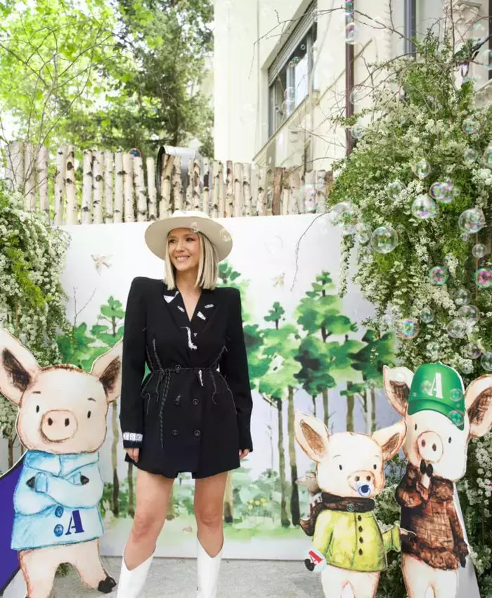 adela-popescu-2-683x1024-1