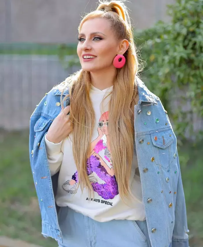 alina-sorescu-2-819x1024-1