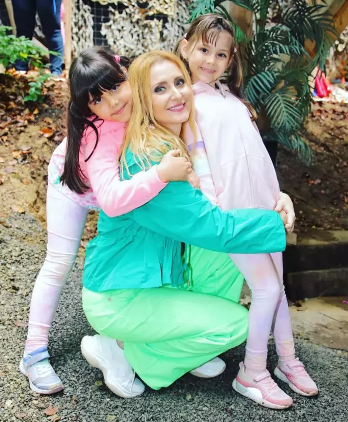 alina-sorescu-3-820x1024-1