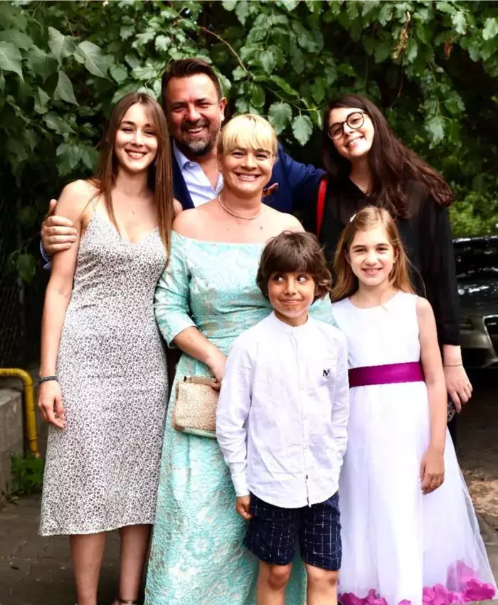 horia-brenciu-familie-675x1024-1