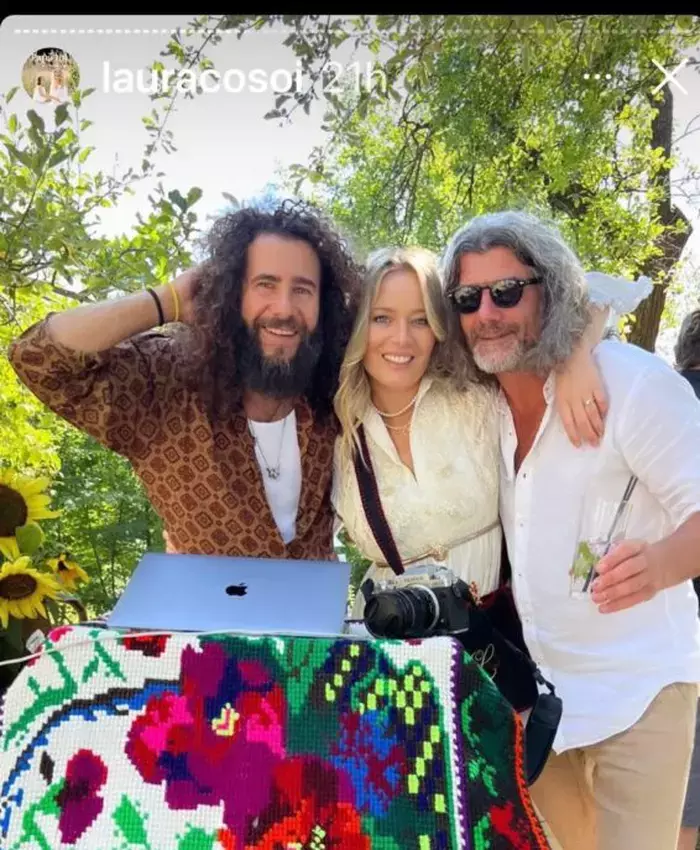 301379424_779841806802105_1611467614650669947_n-1-566x1024-1