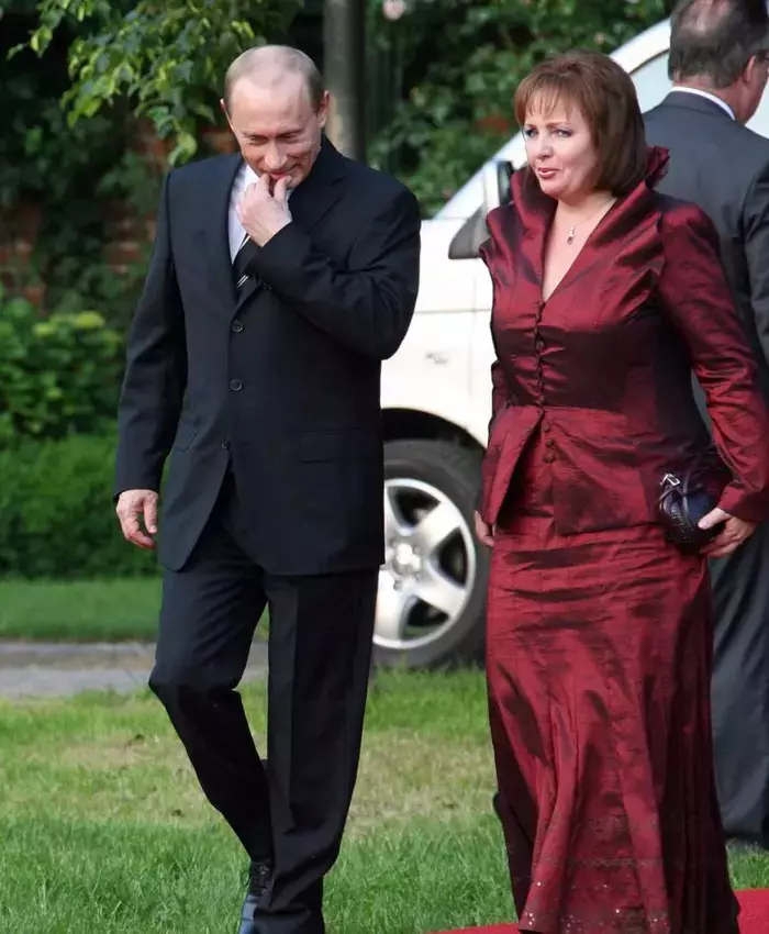 Cum-arata-acum-fiicele-lui-Vladimir-Putin-si-cu-ce-se-ocupa-10