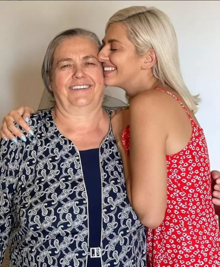 Lidia Buble și mama ei, Rahela Buble