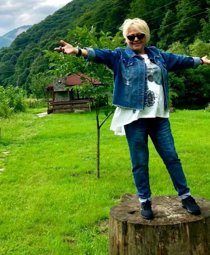 3Mirabela-Dauer-a-vrut-sa-se-calugareasca