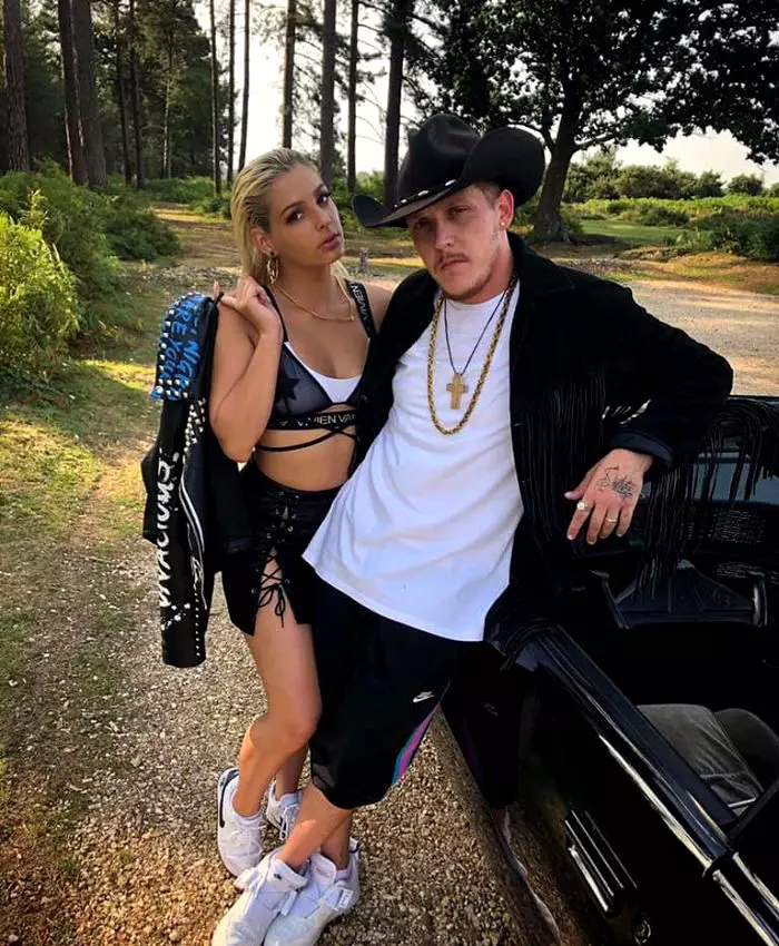 Katarina și What s Up