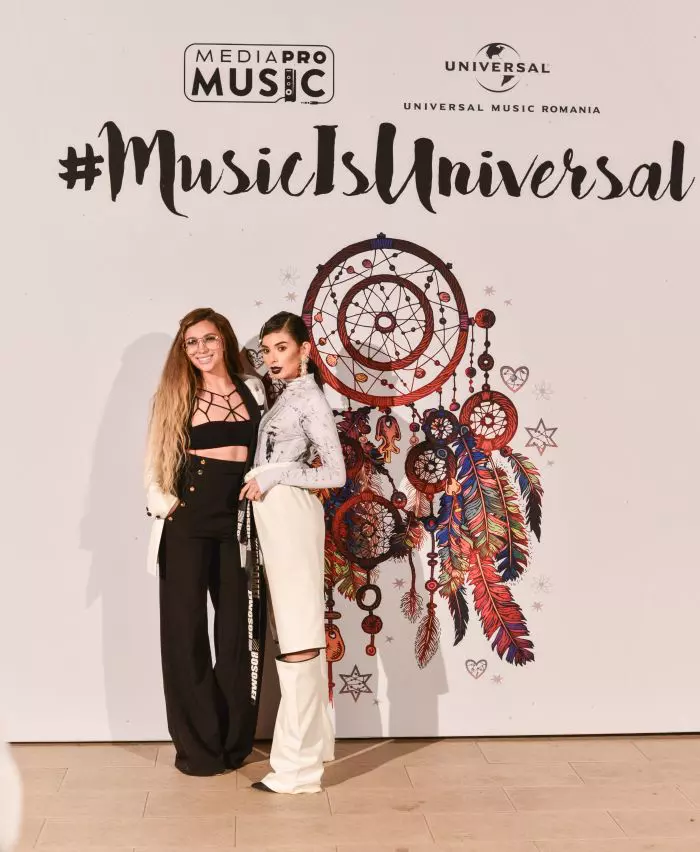 Lora și Marisa Paloma