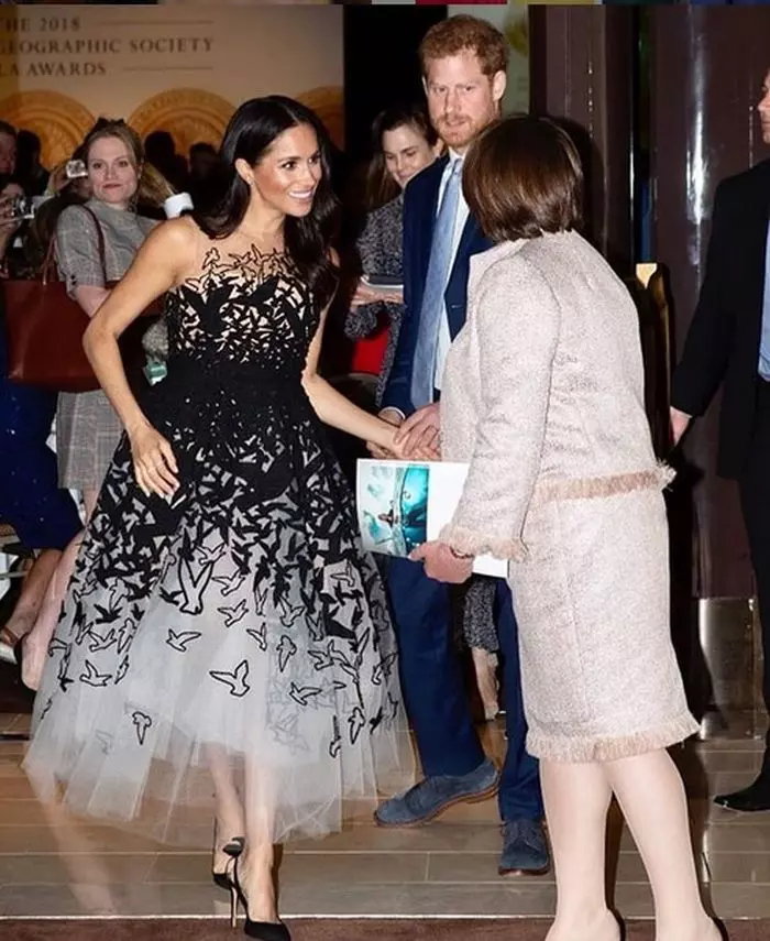 Meghan și Harry sunt cei mai iubiți membri ai familiei regale britanice.